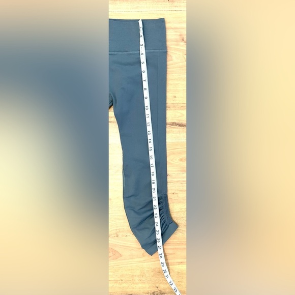 Dark gray Lululemon leggings with cinched leg, size 4 - Picture 9 of 10